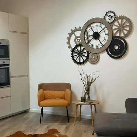 Apartamento Modern & Cozy Getaway Above Maggiore